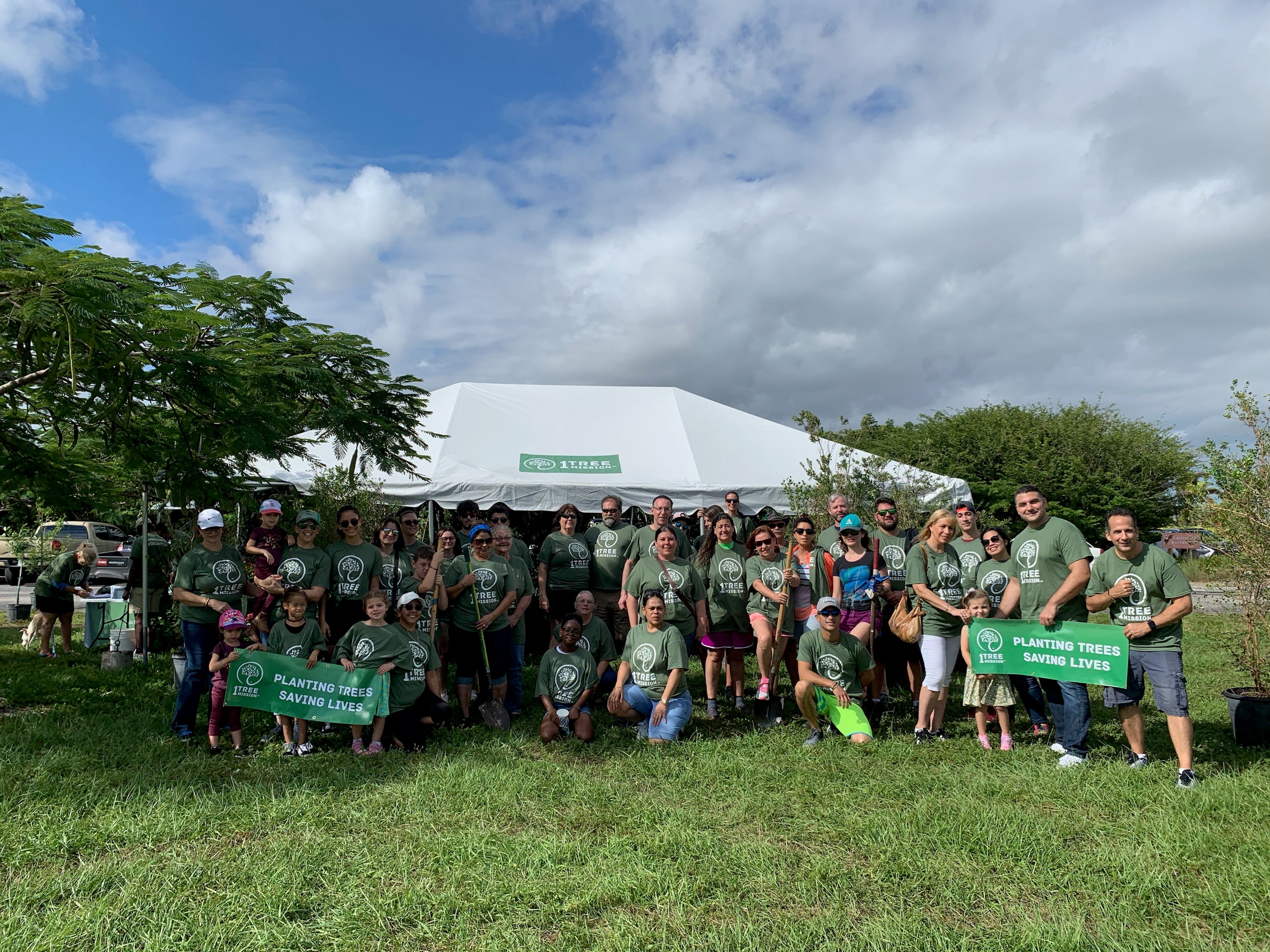 1 Tree Mission Volunteers at Quiet Waters Park